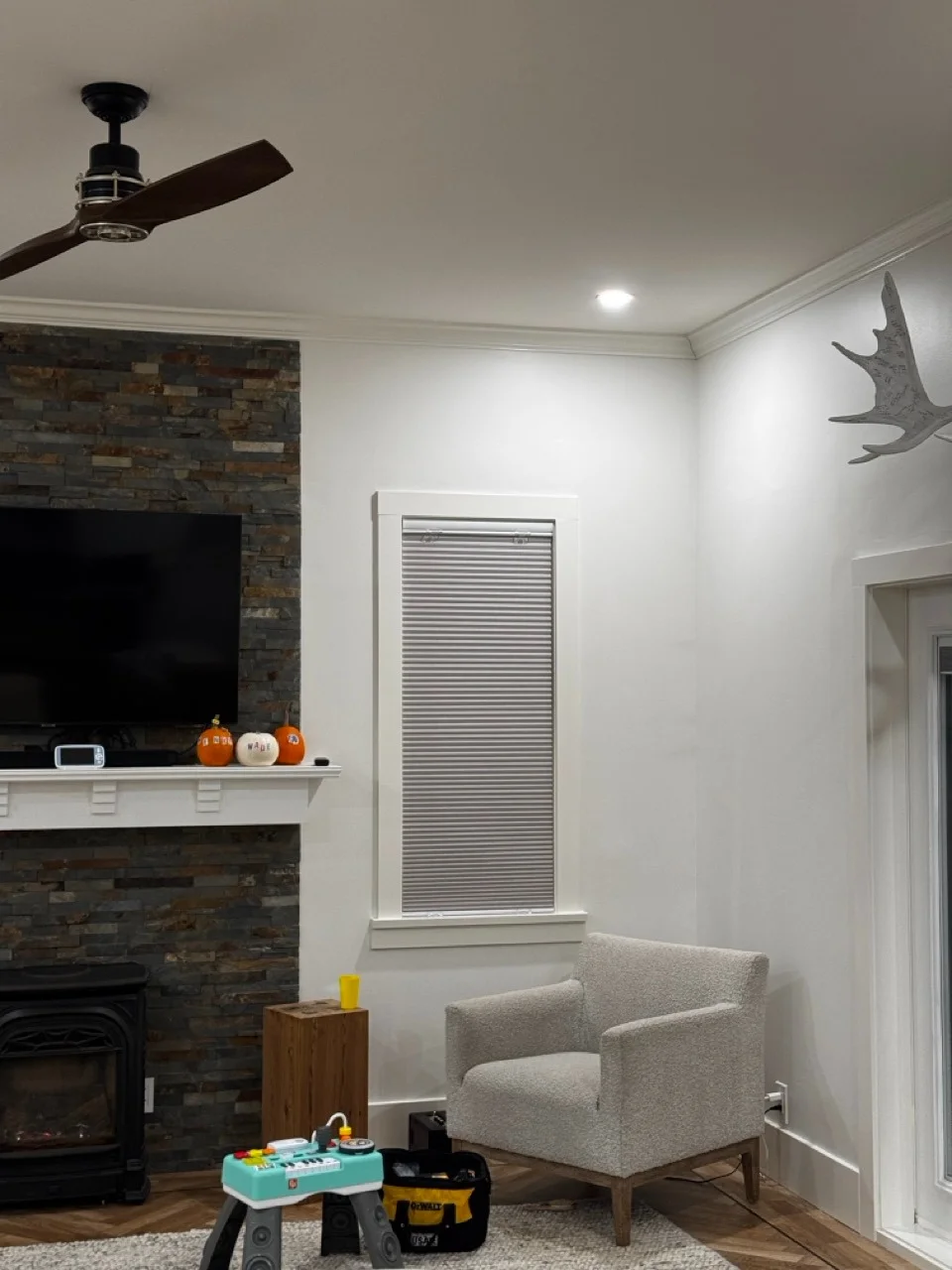 How to Clean Honeycomb Blinds: Room-by-Room Guide 2 honeycomb 1